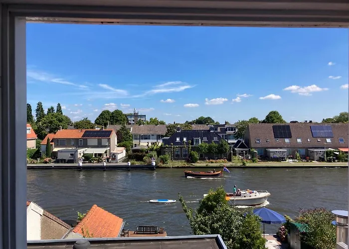 Luc's Place, Waterbed Grote